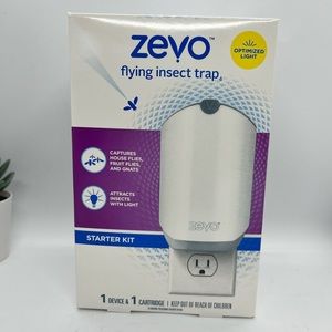 ZEVO Flying Insect Trap Plug In Device New NIB